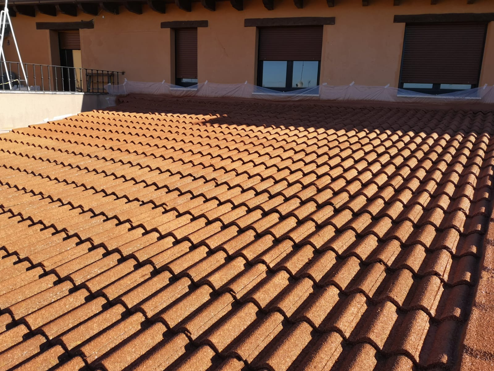 cubierta-teja-corcho-proyectado-valladolid